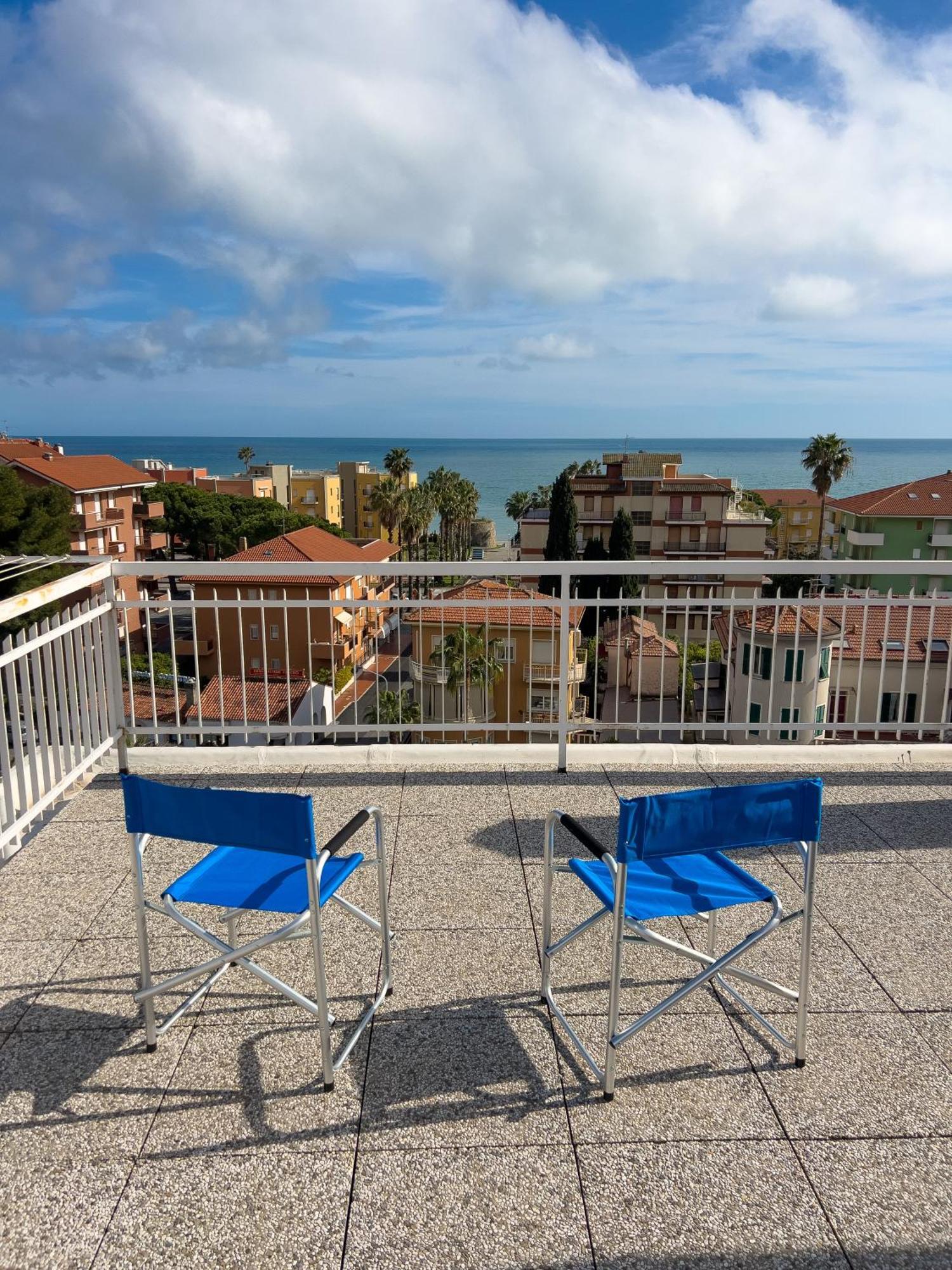Appartamento Casa Carlotta San Bartolomeo Al Mare Esterno foto