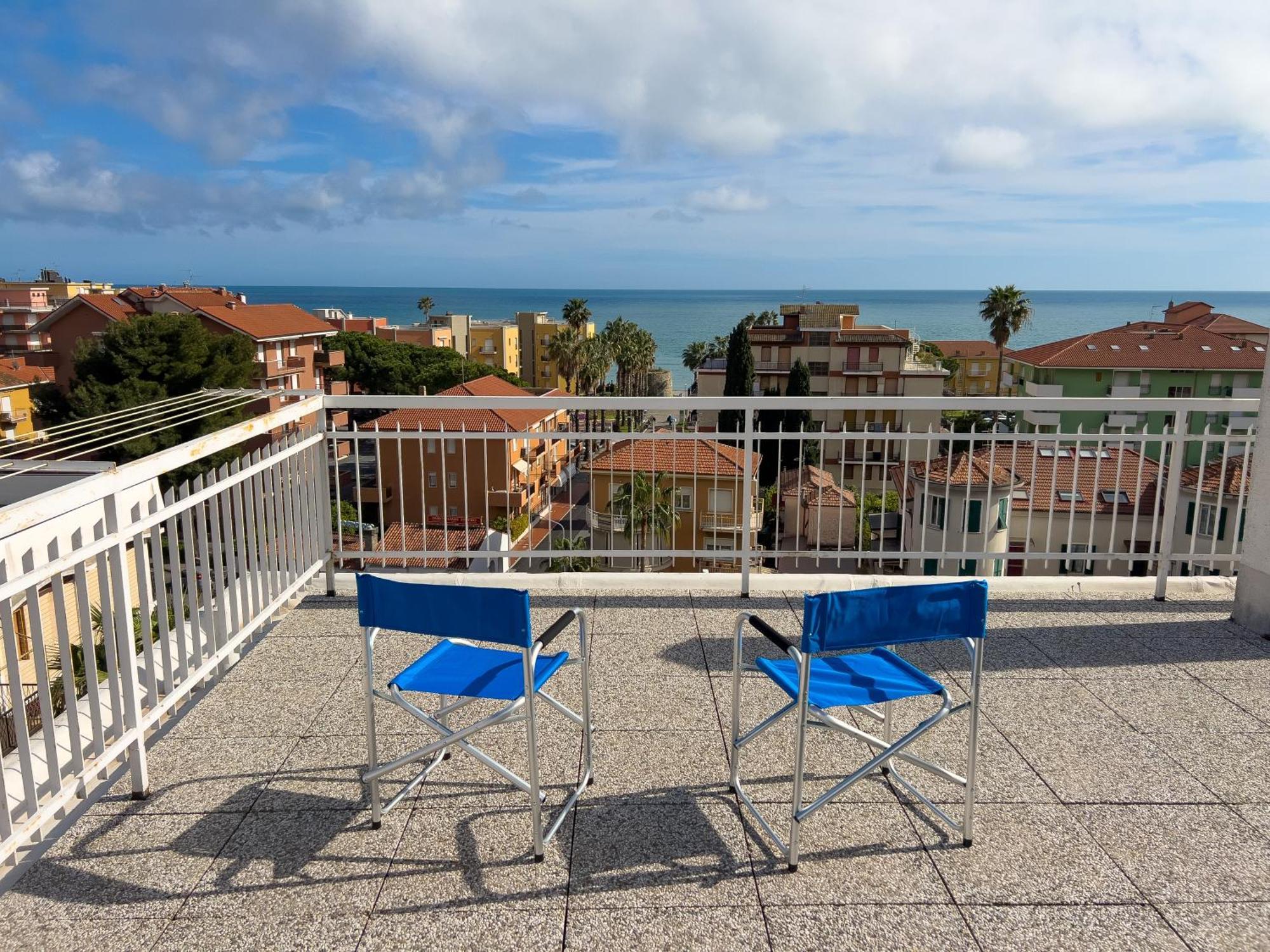 Appartamento Casa Carlotta San Bartolomeo Al Mare Esterno foto