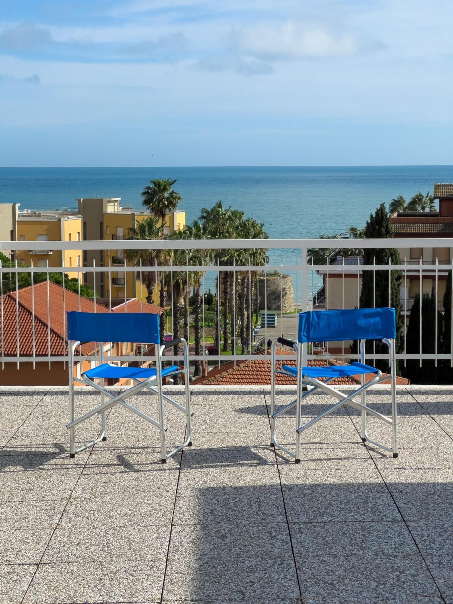 Appartamento Casa Carlotta San Bartolomeo Al Mare Esterno foto